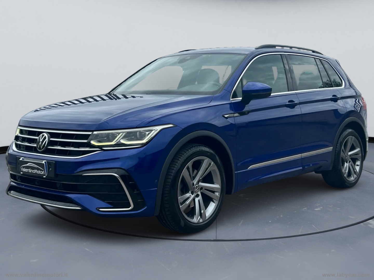 VOLKSWAGEN Tiguan