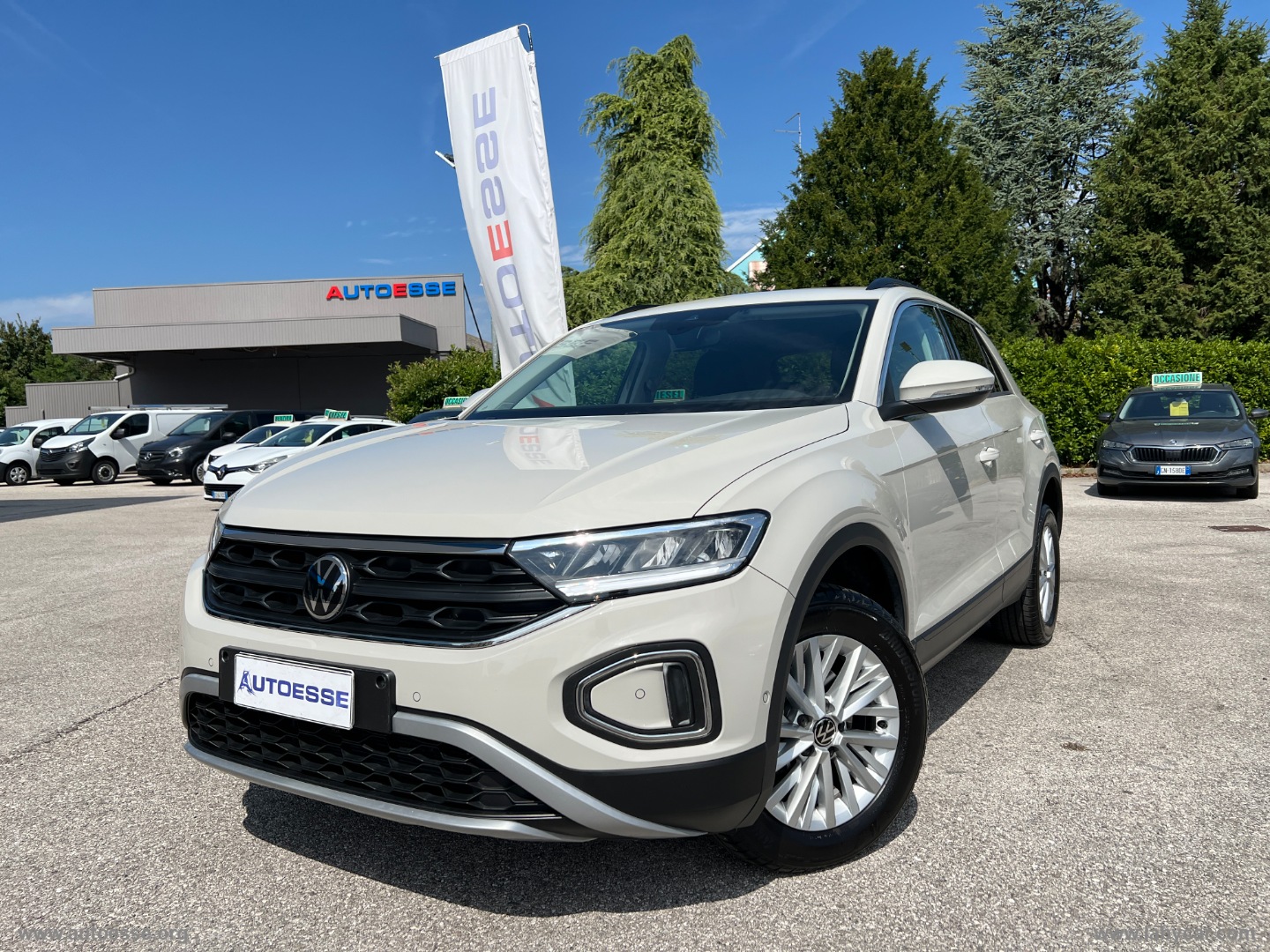 VOLKSWAGEN T-Roc 1.0 TSI Life                                                        