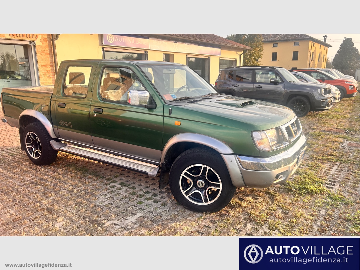 NISSAN Navara