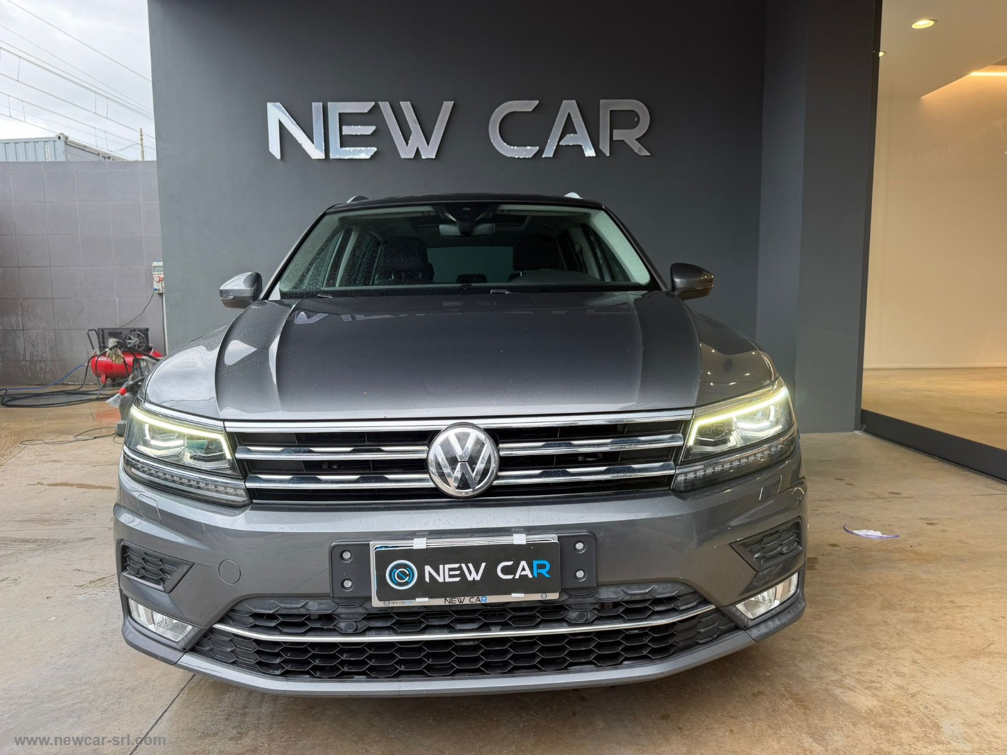 VOLKSWAGEN Tiguan