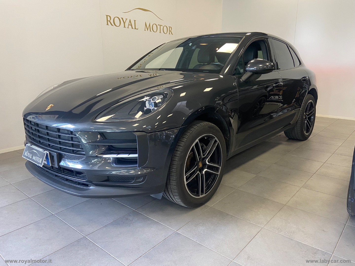 PORSCHE Macan