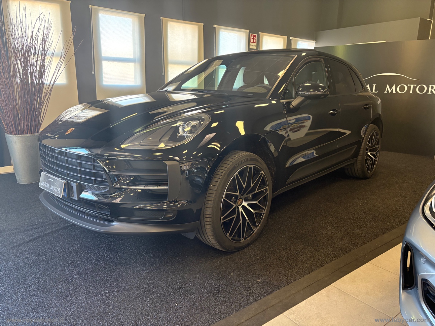 PORSCHE Macan