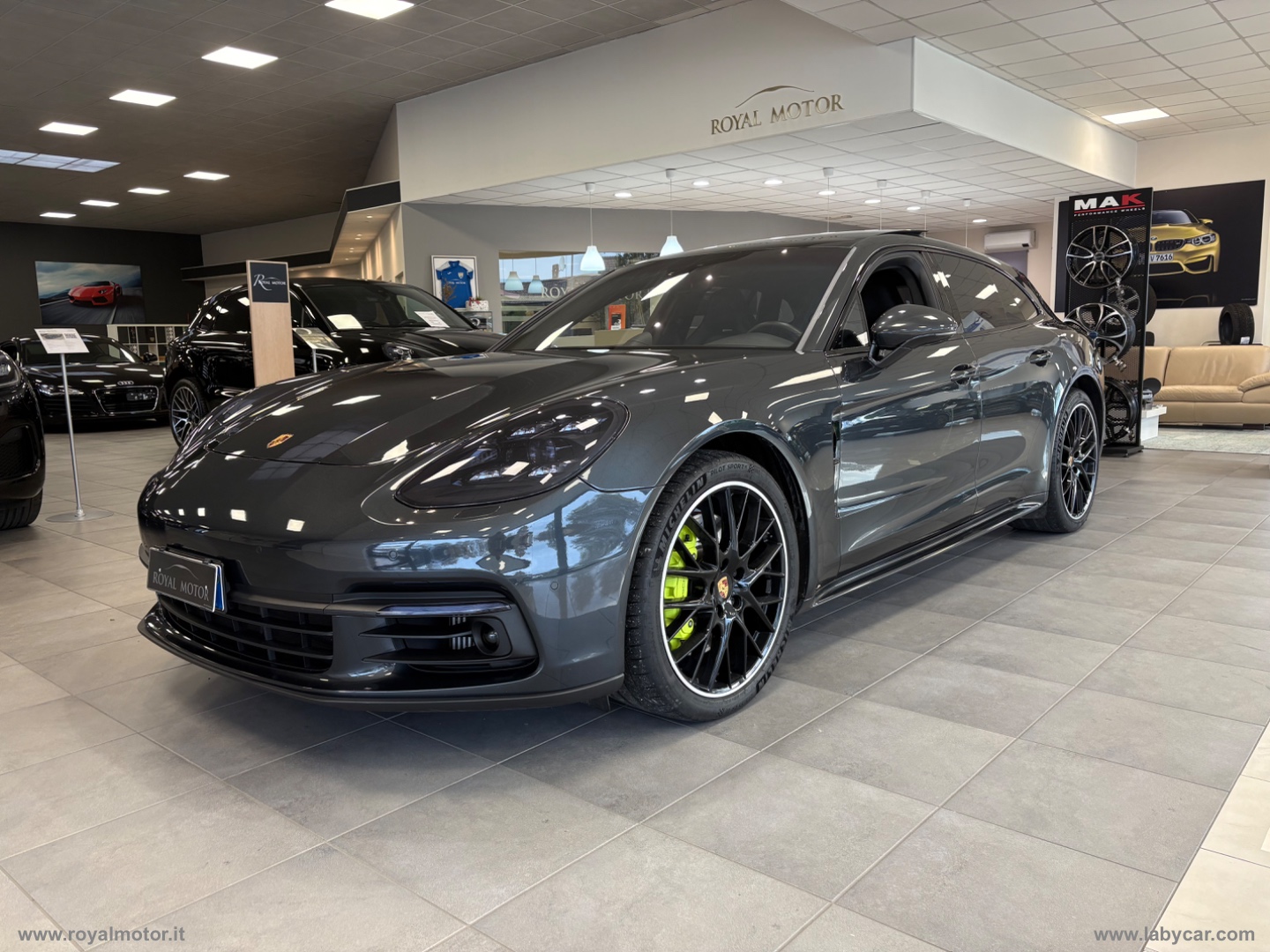 PORSCHE Panamera