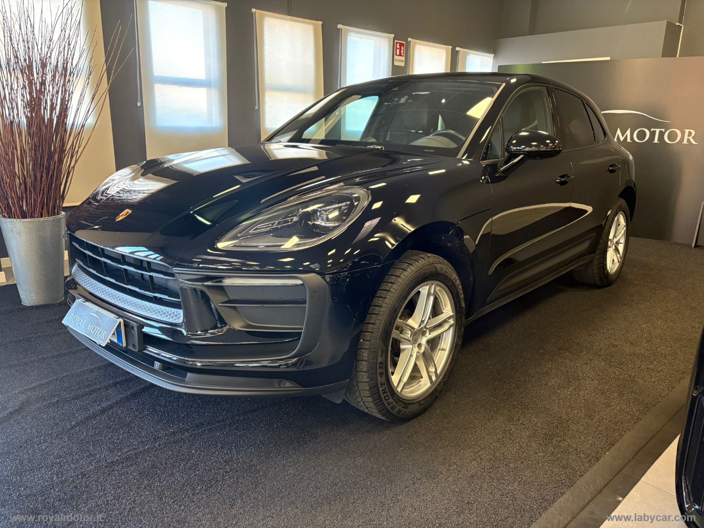 PORSCHE Macan
