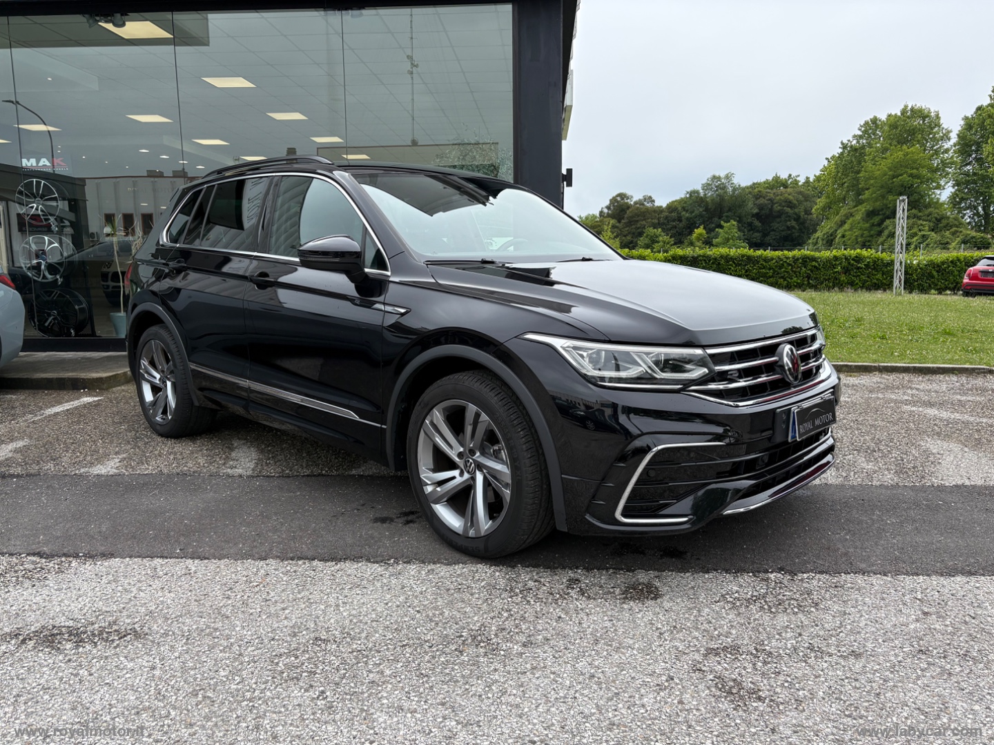 VOLKSWAGEN Tiguan