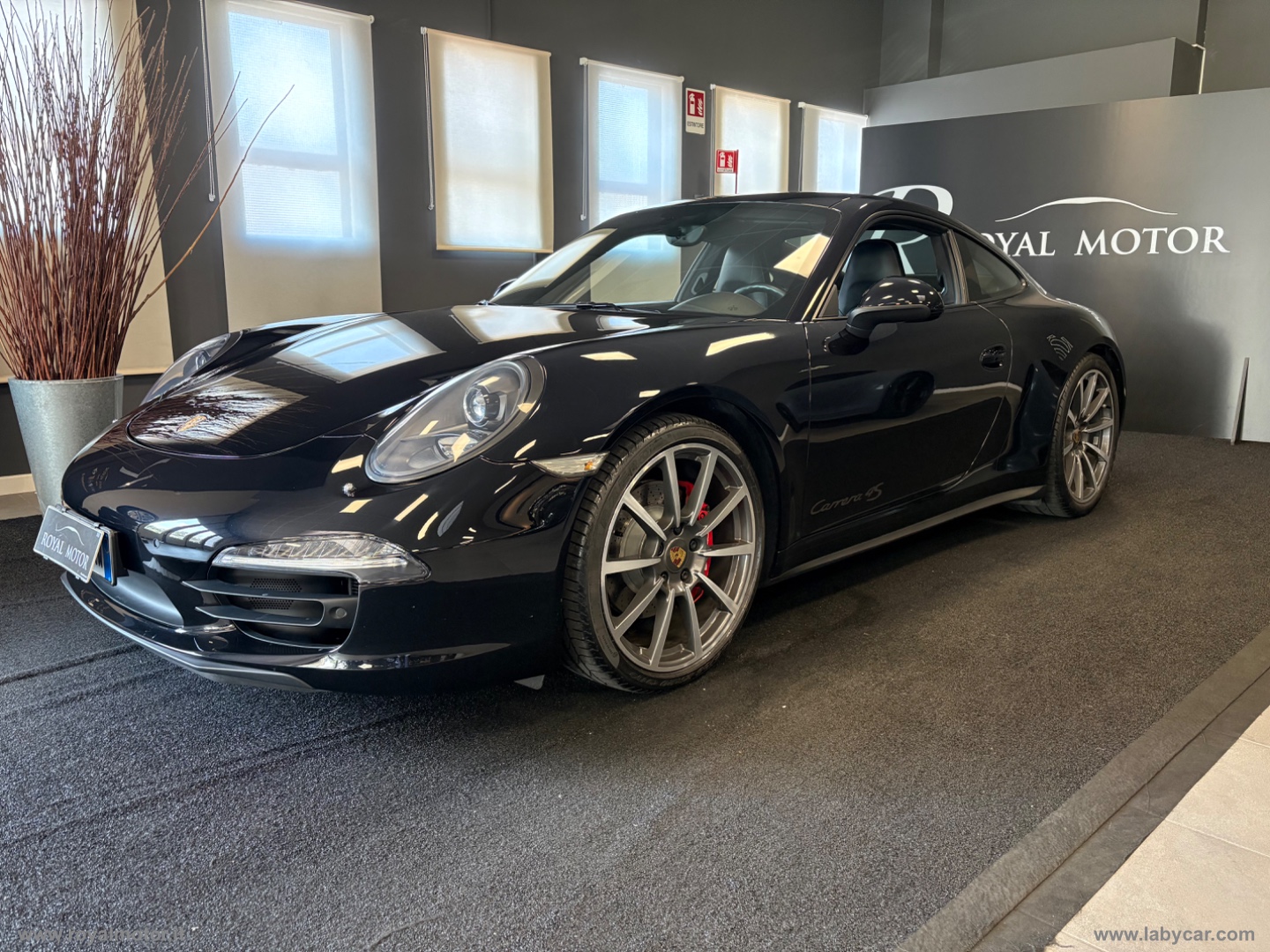 PORSCHE 911