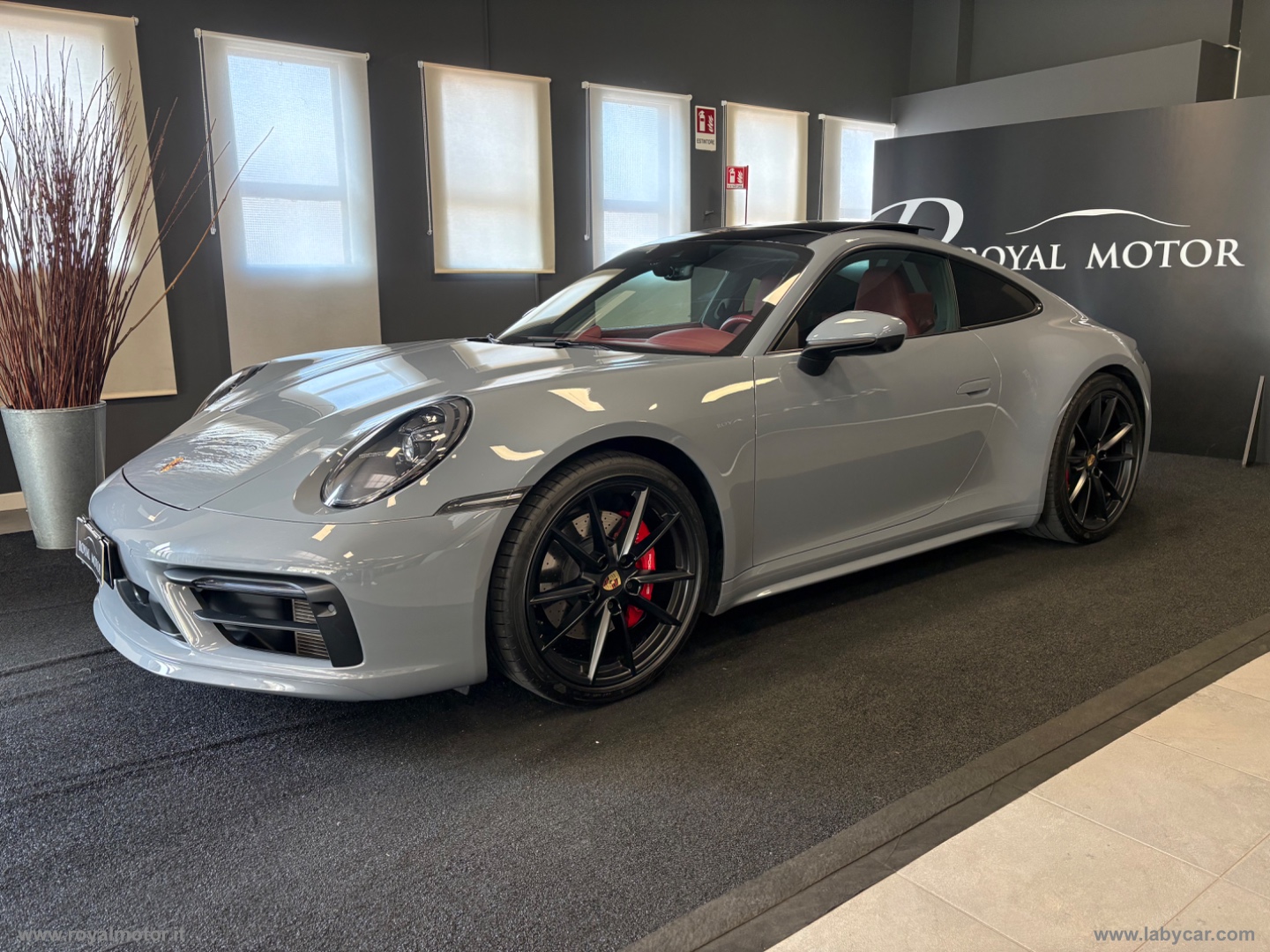 PORSCHE 911