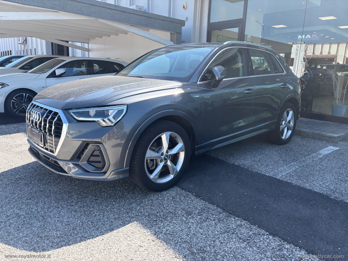 AUDI Q3