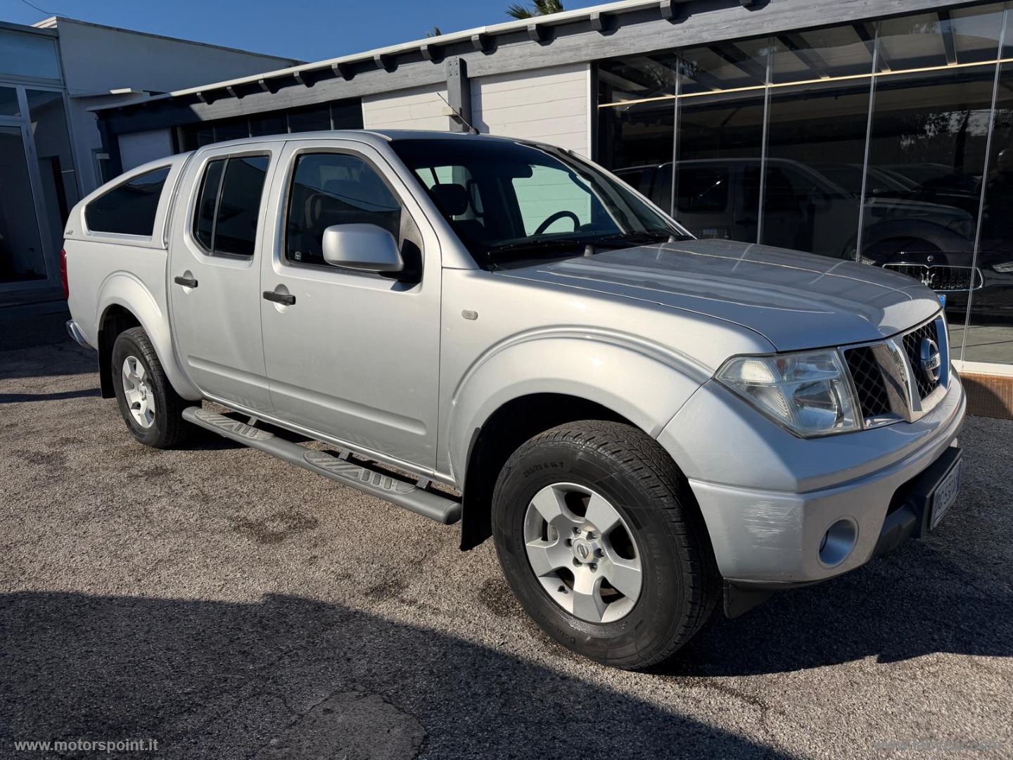 NISSAN Navara