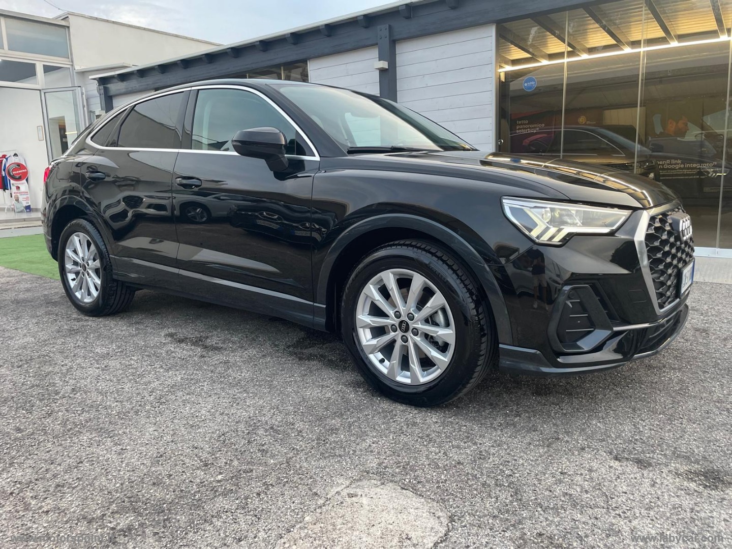 AUDI Q3