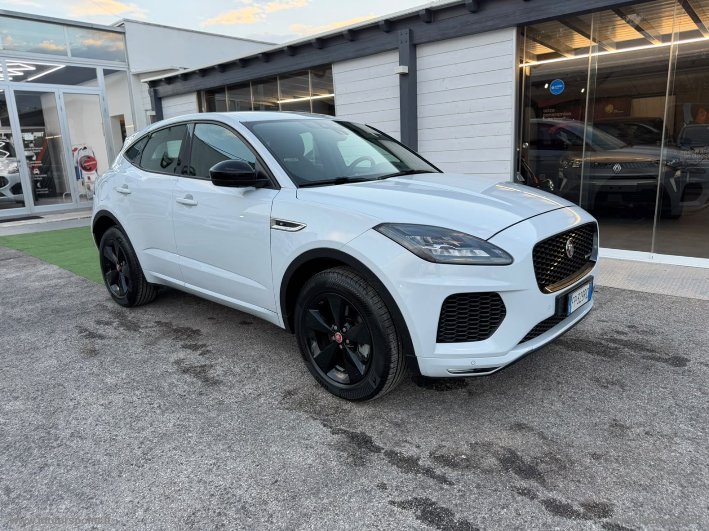 JAGUAR E-Pace