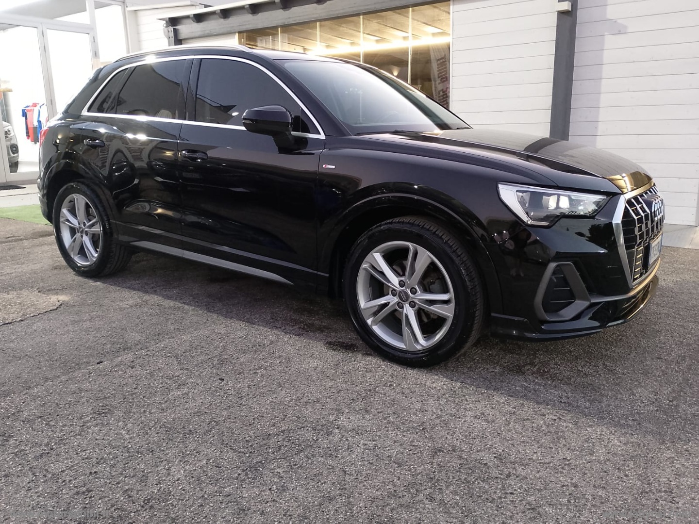 AUDI Q3