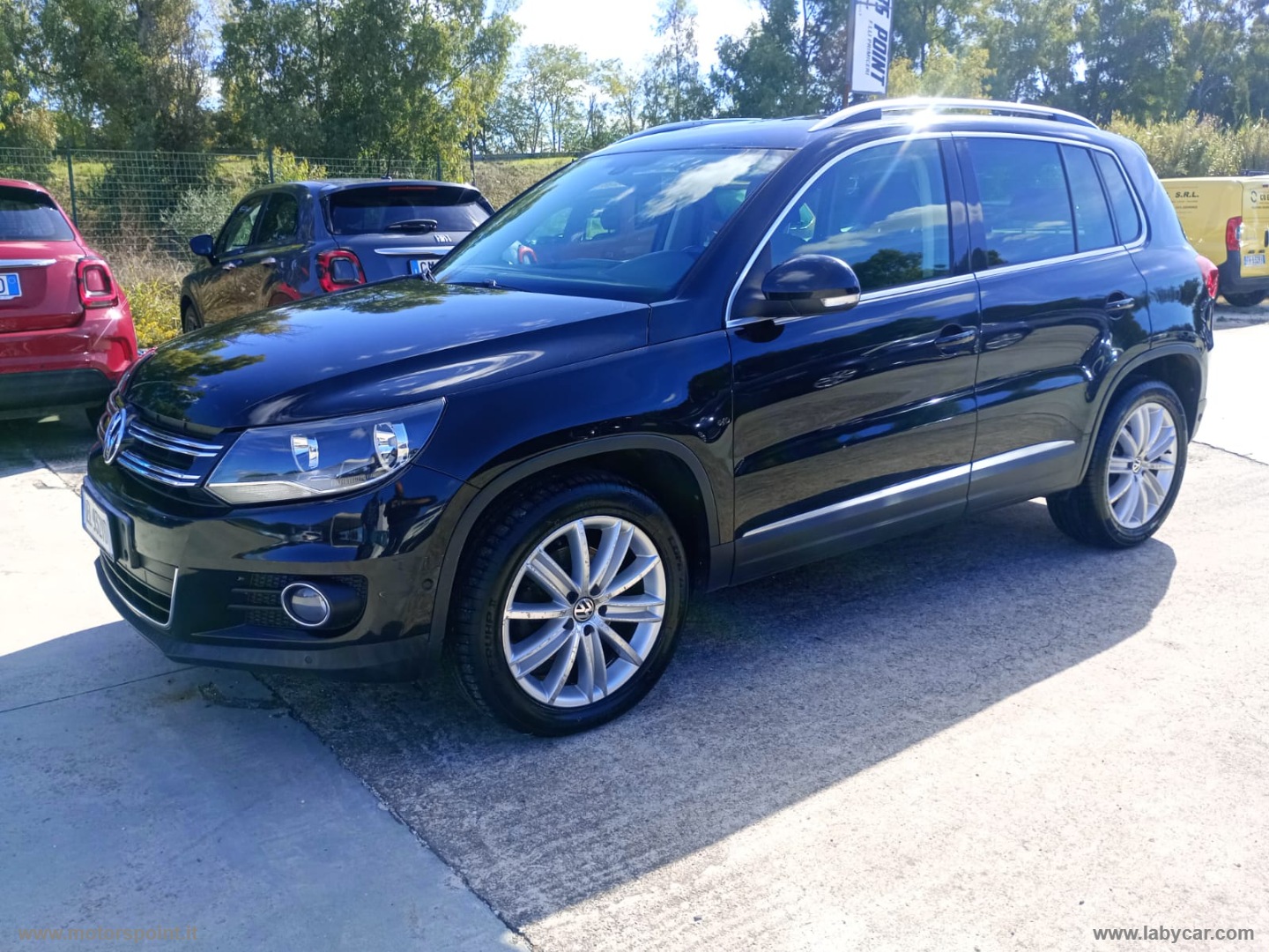 VOLKSWAGEN Tiguan