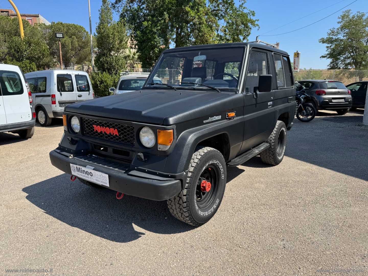 TOYOTA Land Cruiser
