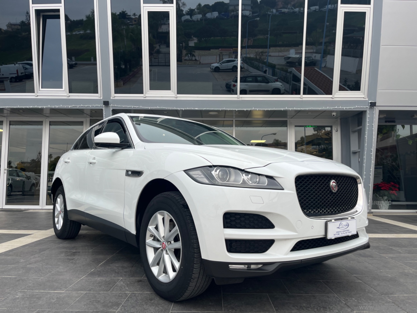 JAGUAR F-Pace