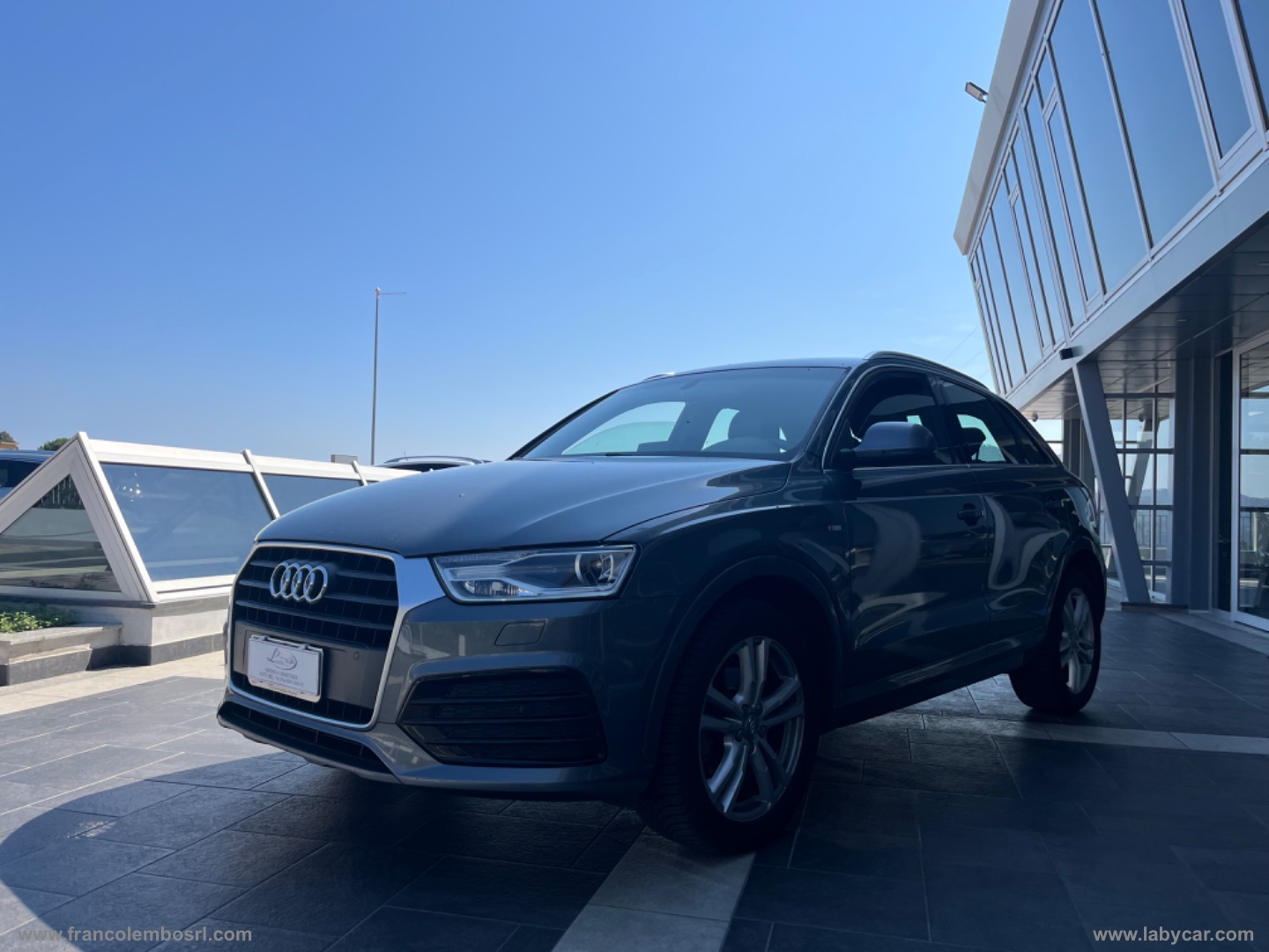 AUDI Q3