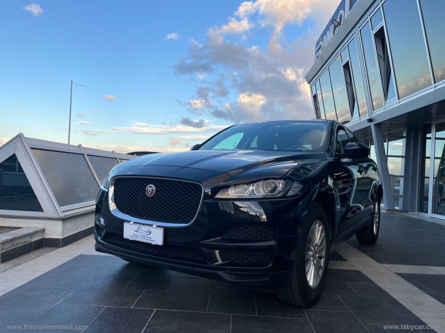 F-Pace 2.0 D 180 CV aut. Pure                                                        