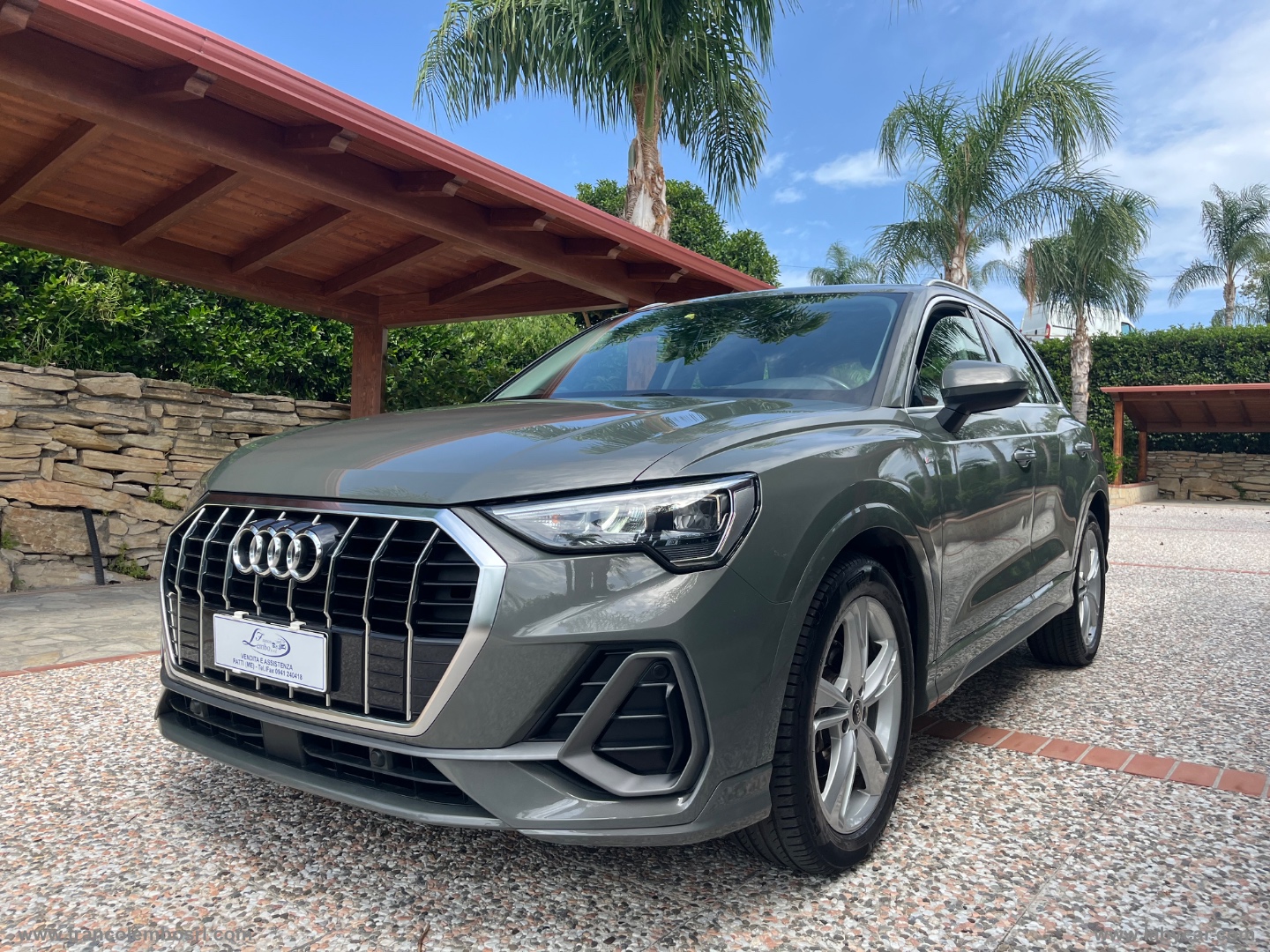 AUDI Q3