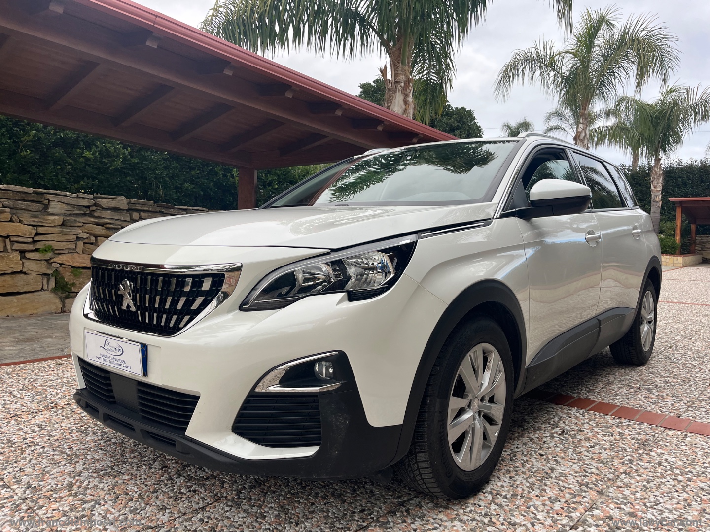 PEUGEOT 5008