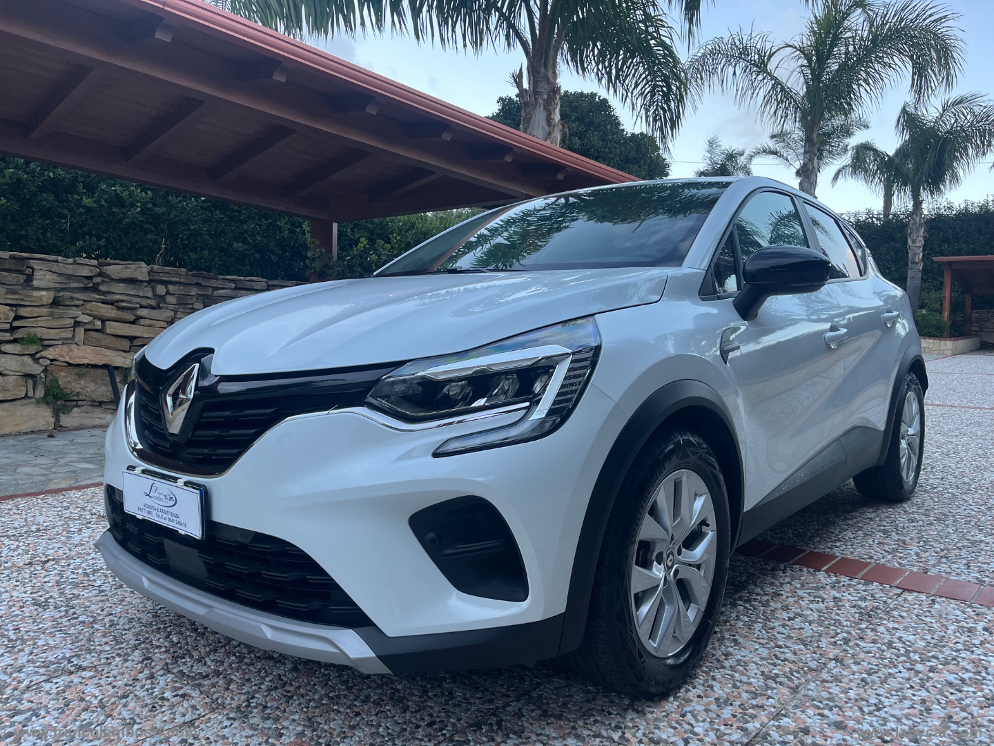 Captur Hybrid E-Tech 145 CV Business                                                        