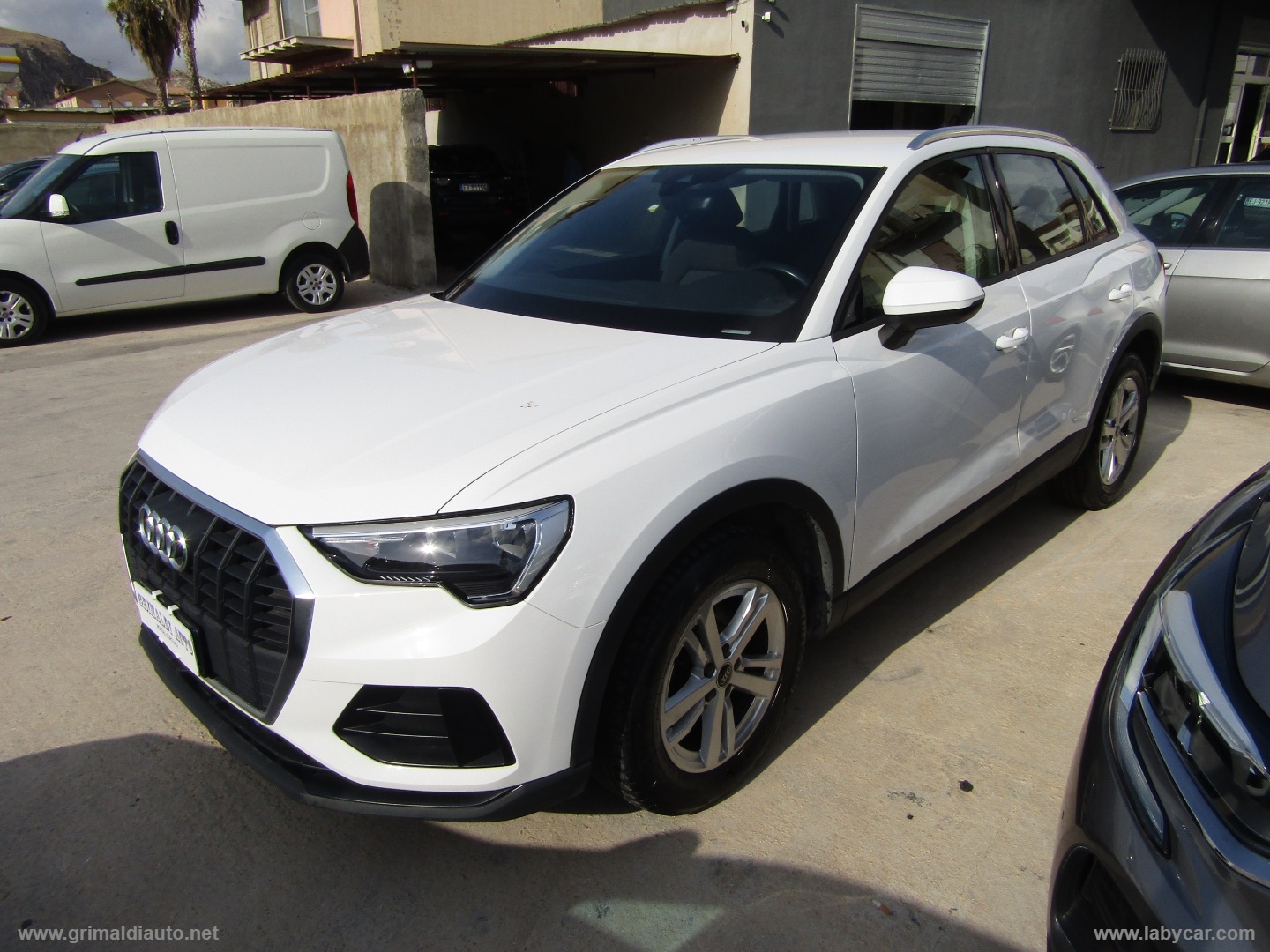 AUDI Q3