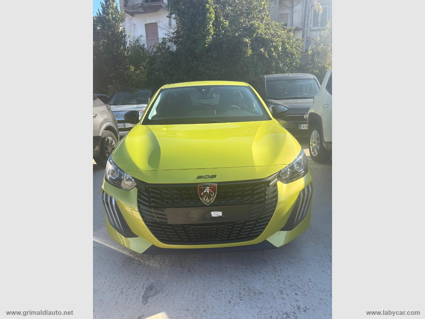 PEUGEOT 208