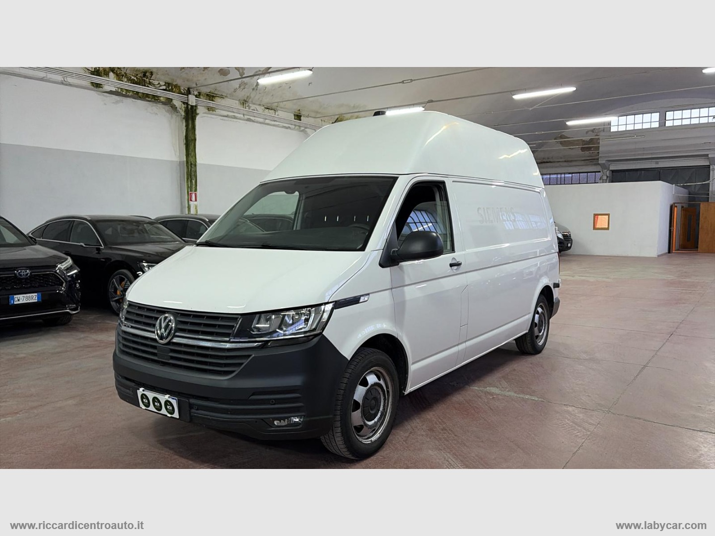 VOLKSWAGEN Transporter