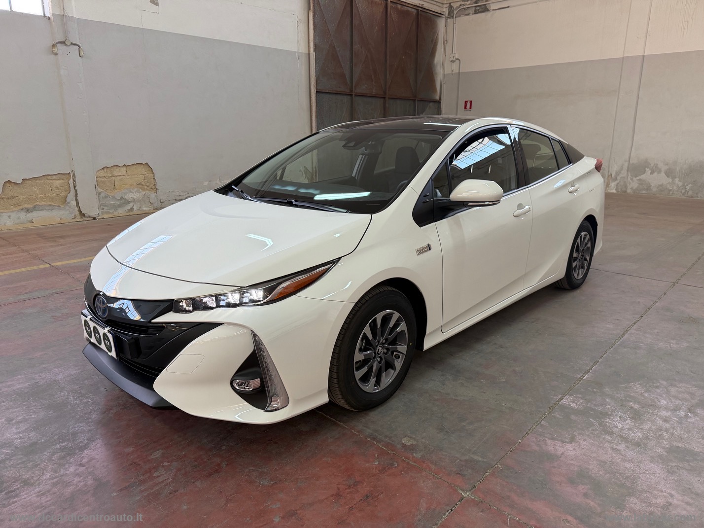 TOYOTA Prius Plug-in - KM. 451                                                        