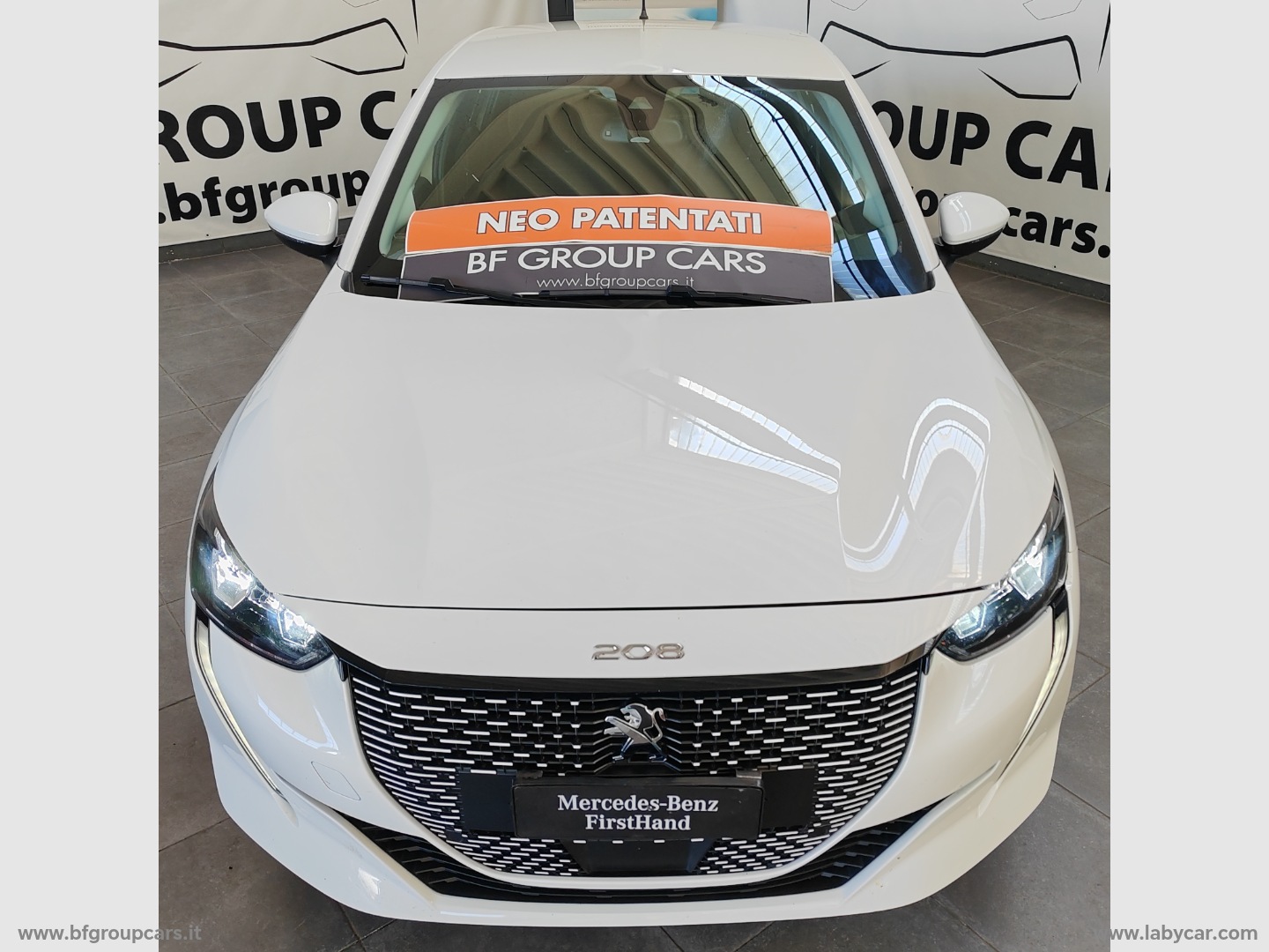 PEUGEOT 208