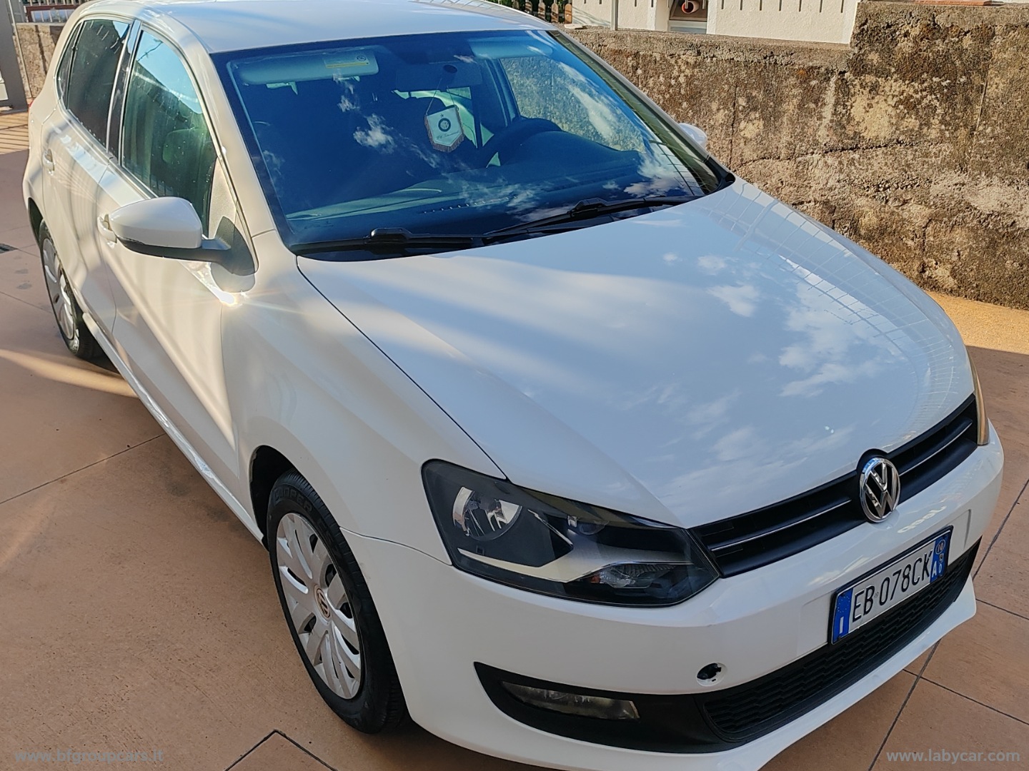 VOLKSWAGEN Polo