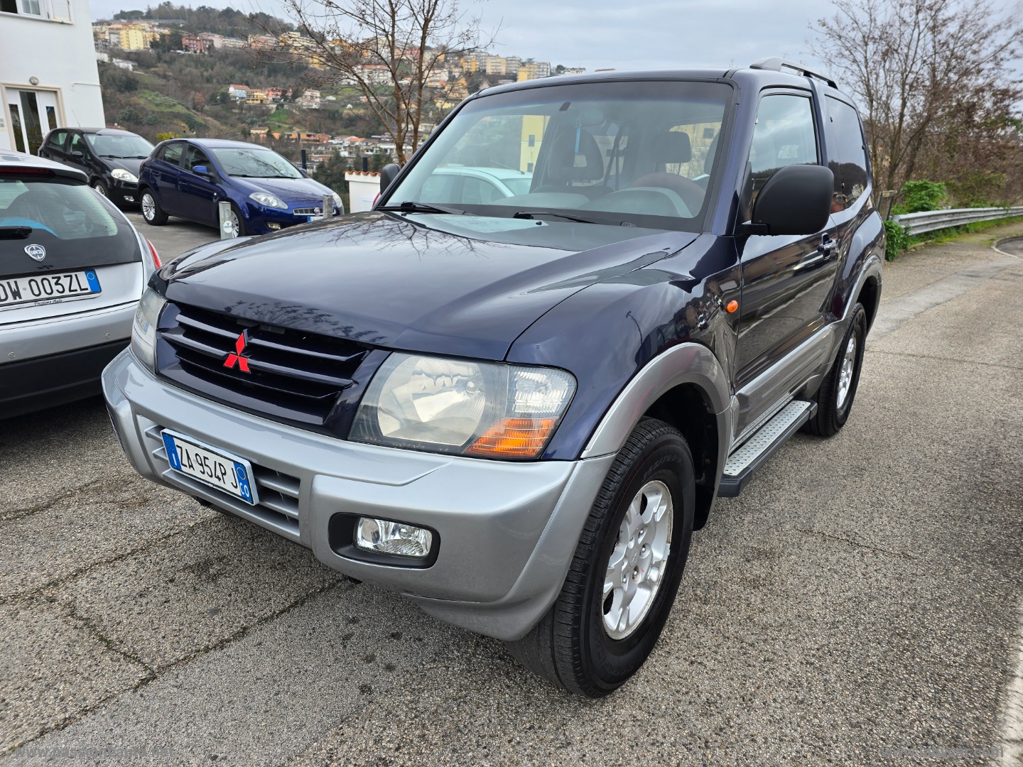 MITSUBISHI Pajero