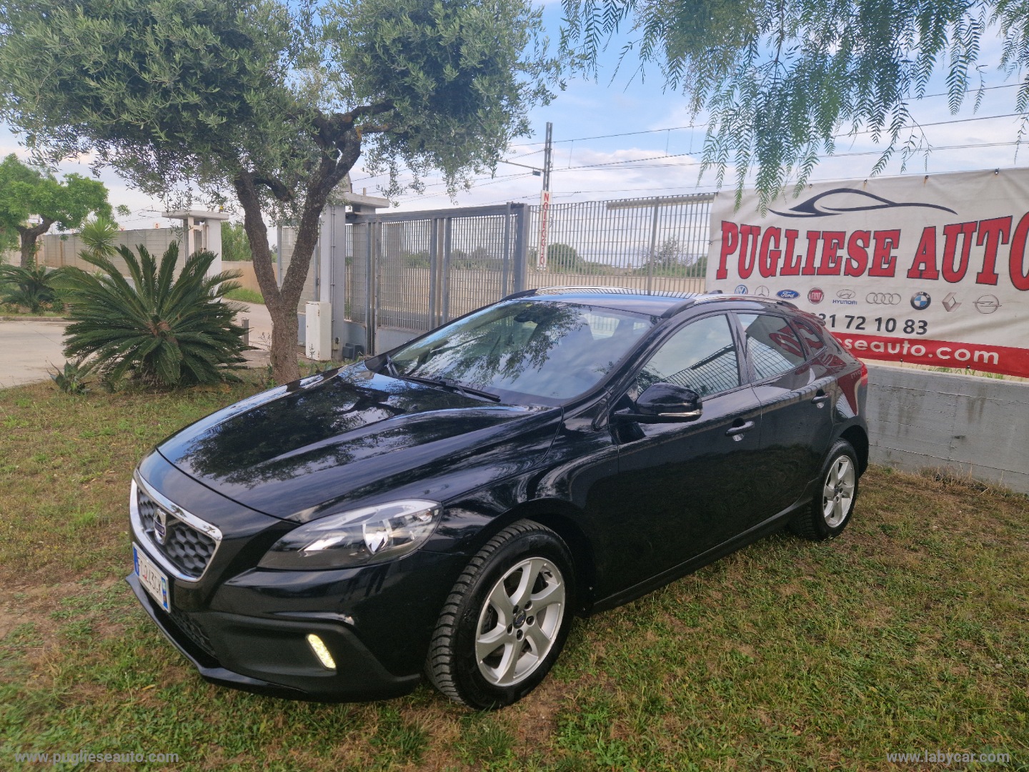 VOLVO V40 Cross Country