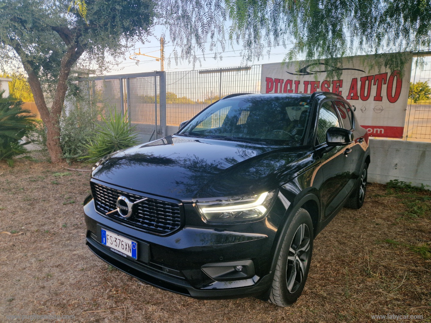 VOLVO XC40