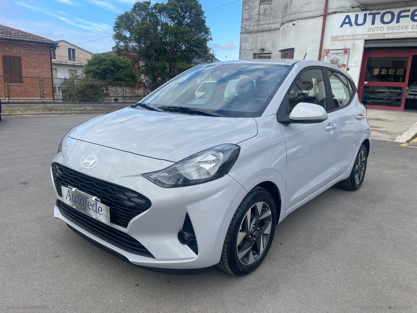 HYUNDAI i10