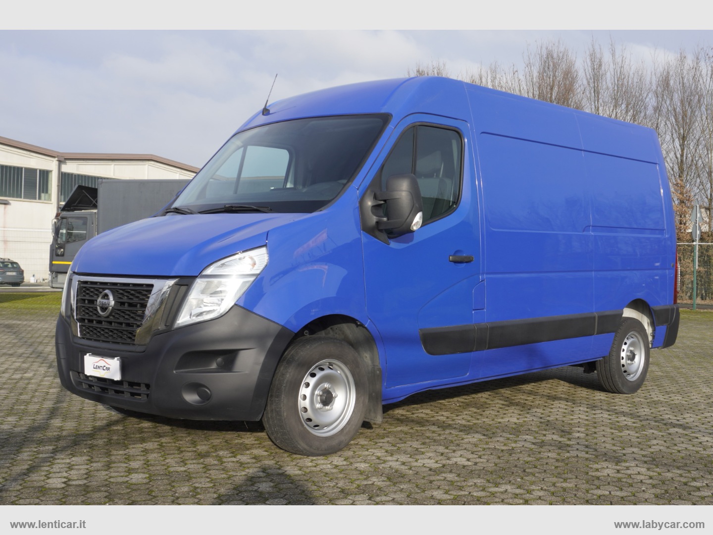 NISSAN Interstar