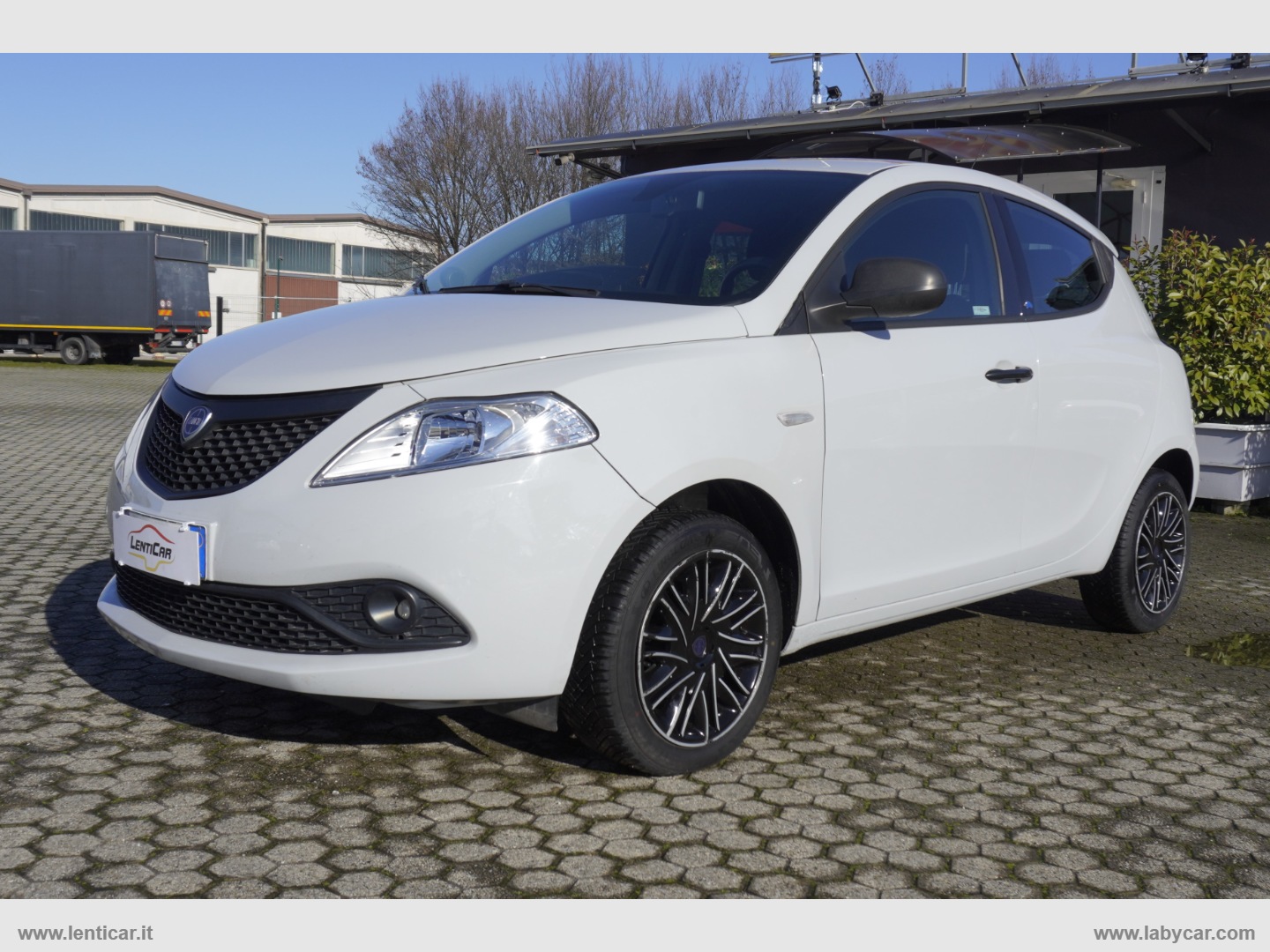 LANCIA Ypsilon