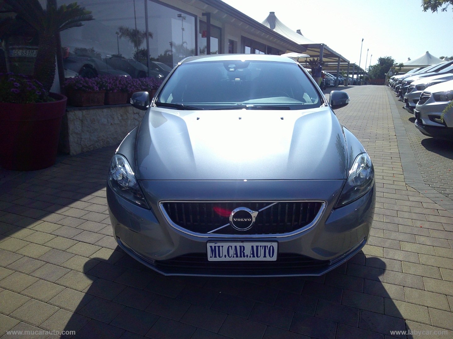VOLVO V40