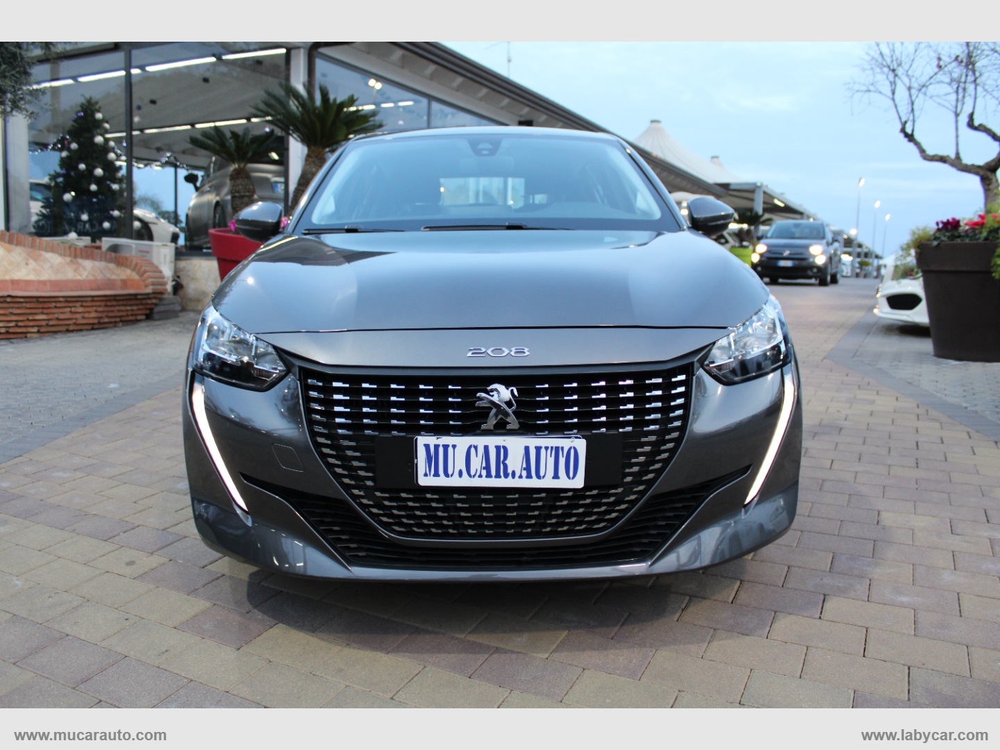 PEUGEOT 208