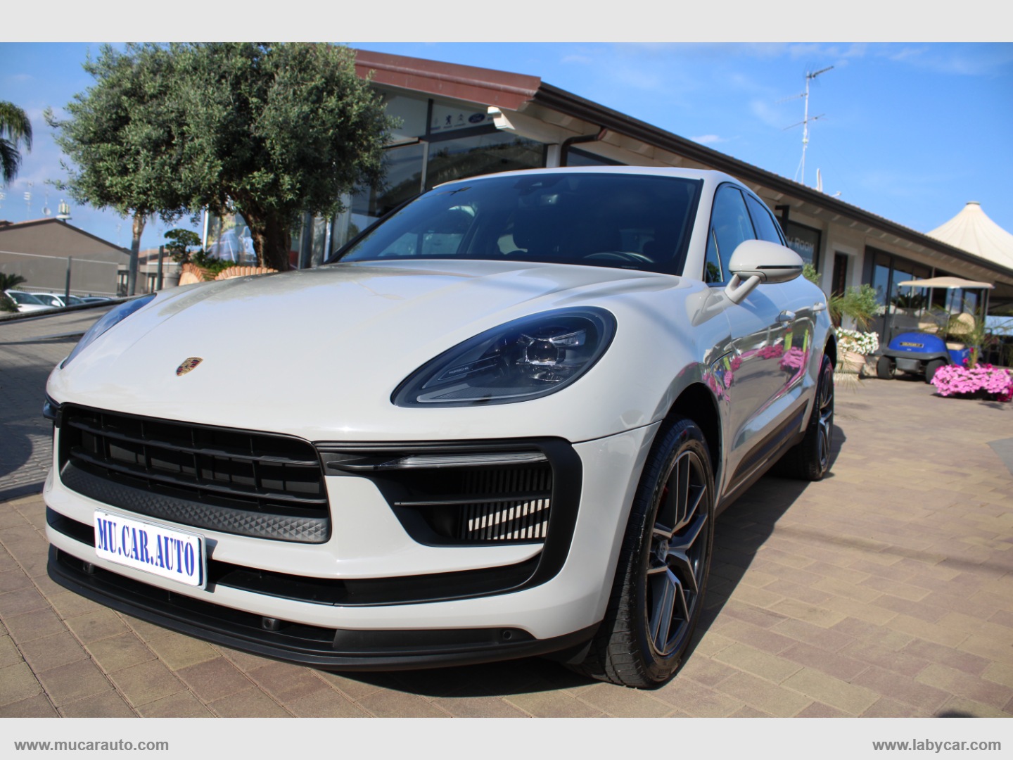 PORSCHE Macan