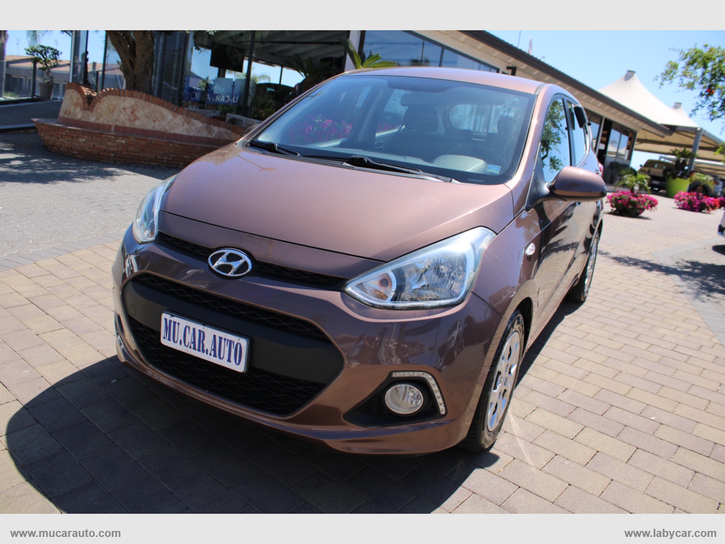 HYUNDAI i10