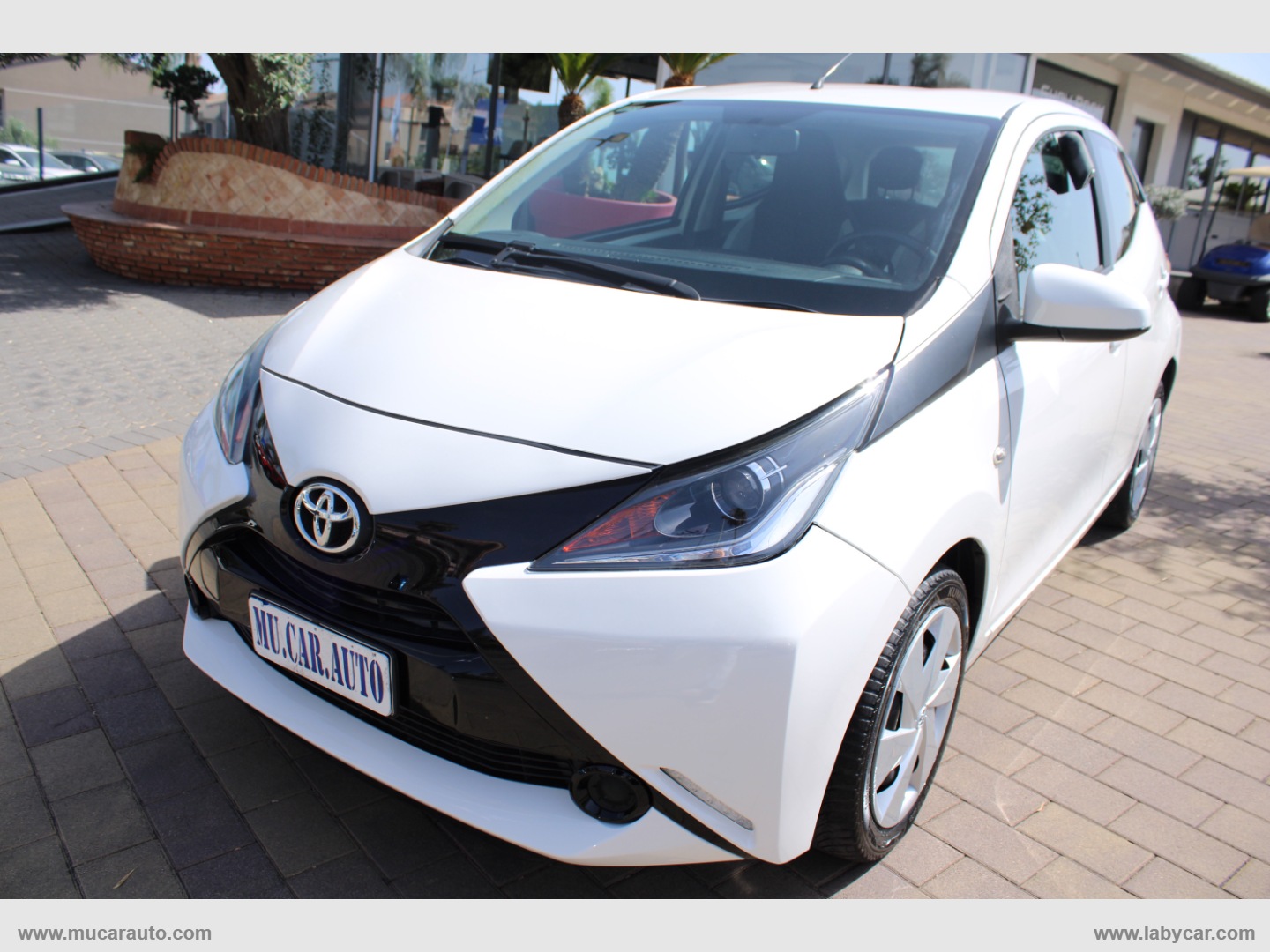 TOYOTA Aygo 1.0 VVT-i 69 CV 5p. x-play                                                        