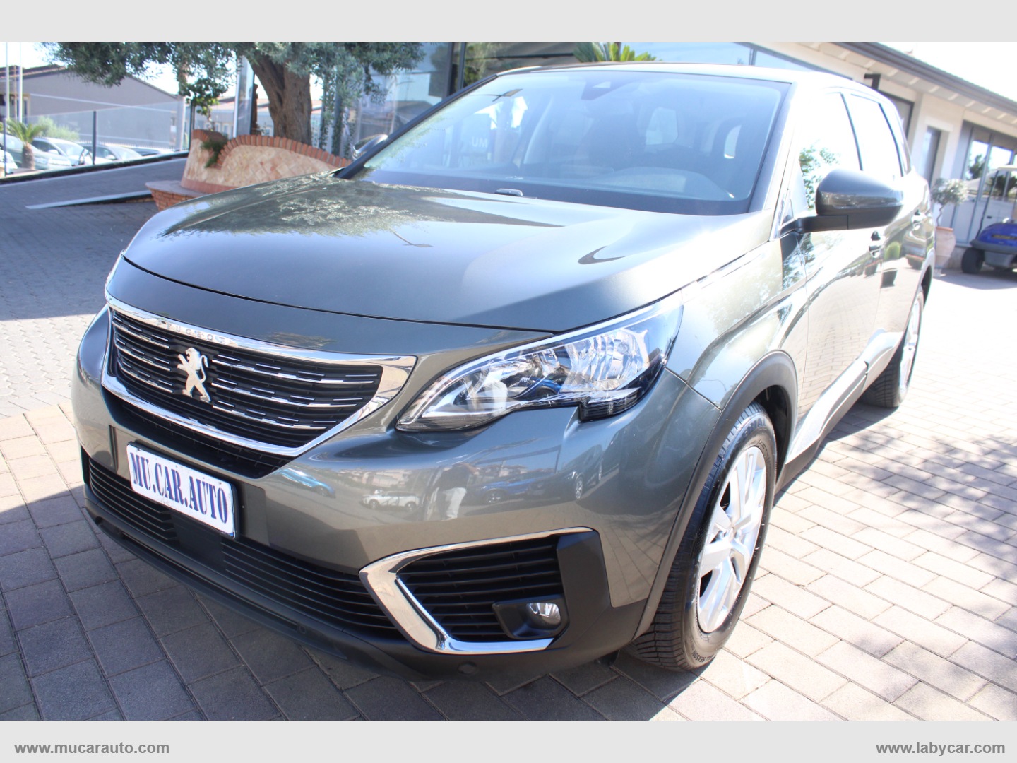 PEUGEOT 5008