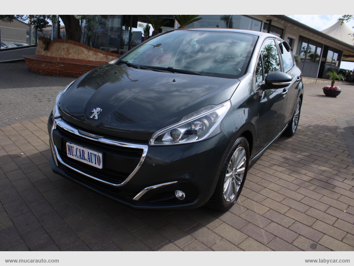 PEUGEOT&nbsp;208
