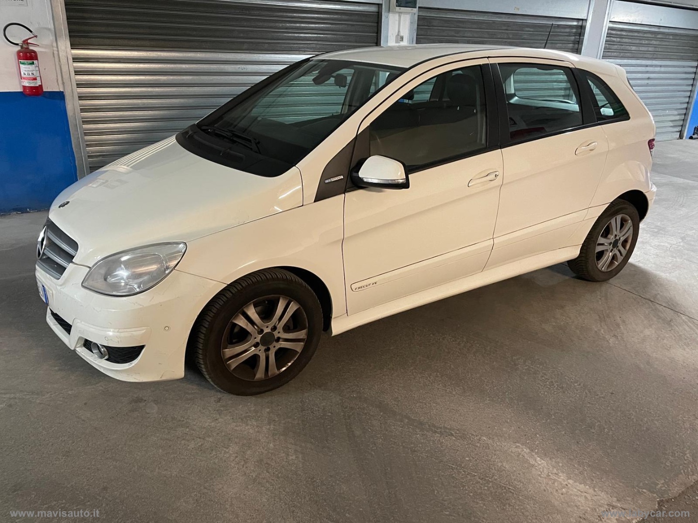 MERCEDES-BENZ B 180 NGT BlueEFFICIENCY Executive 