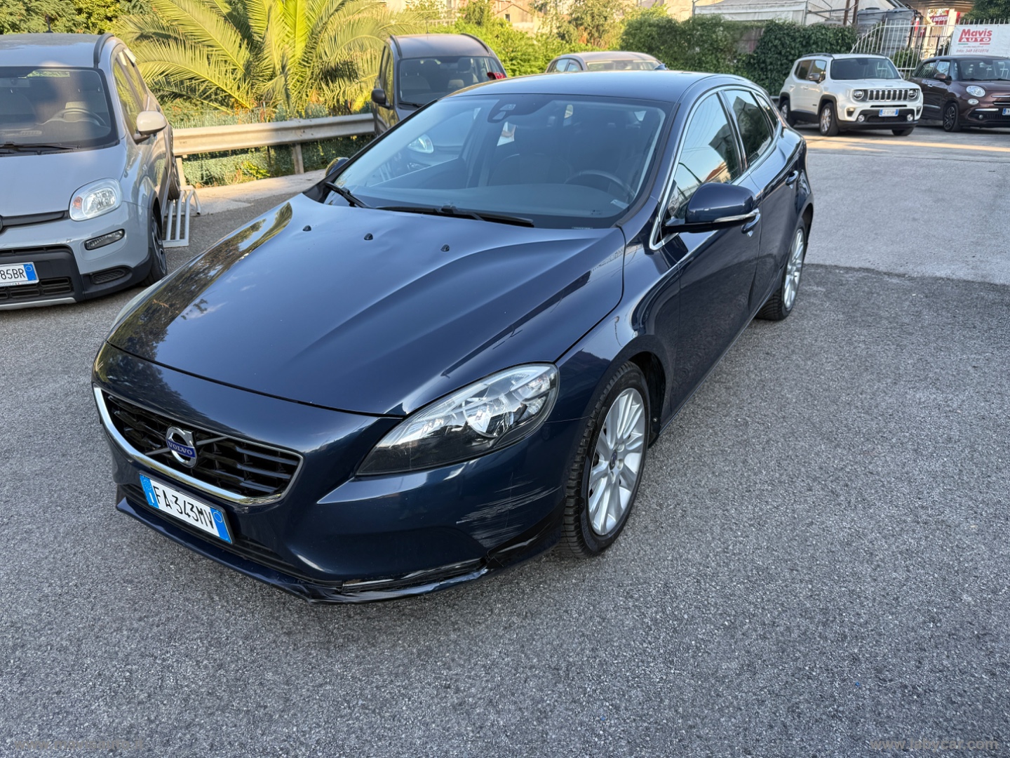 VOLVO V40