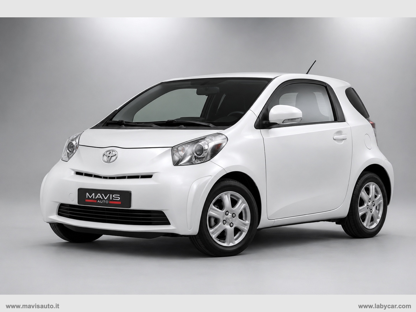 TOYOTA iQ