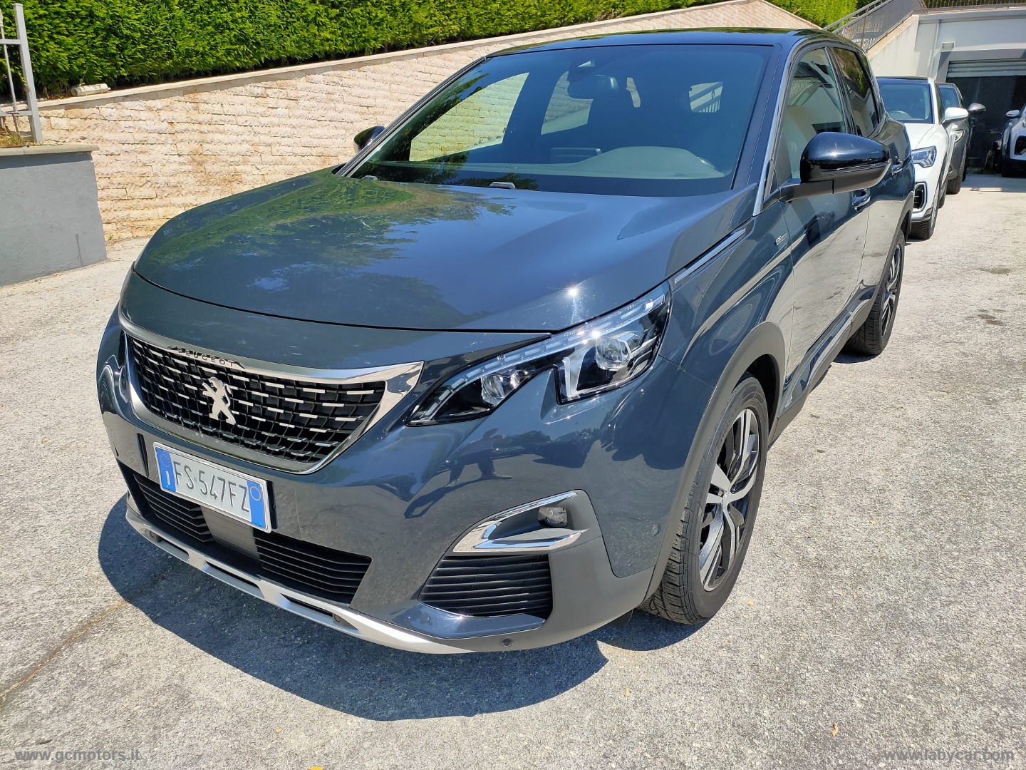 PEUGEOT 3008