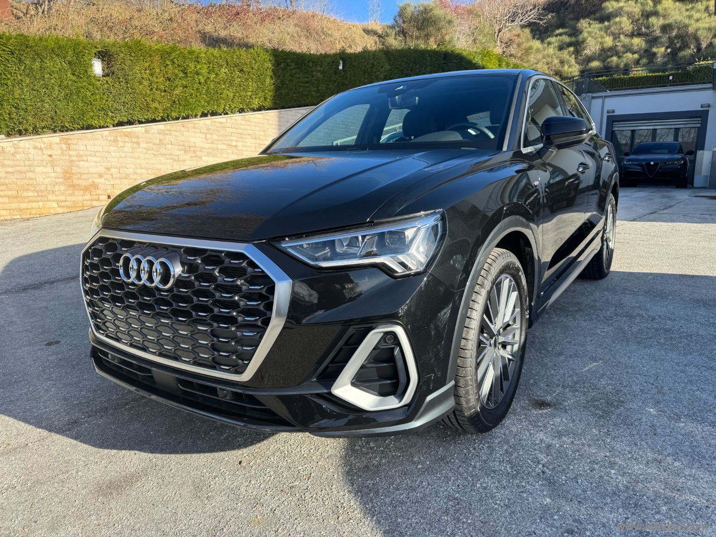 AUDI Q3