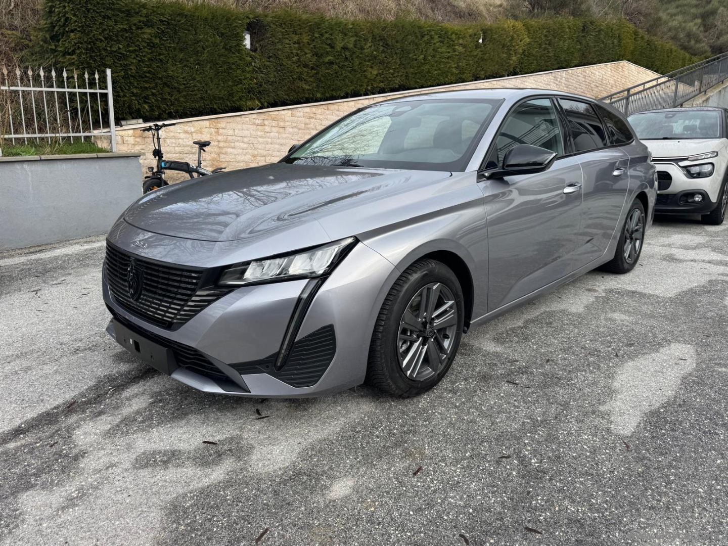 308 PureTech Turbo 130 S&S SW Allure                                                        