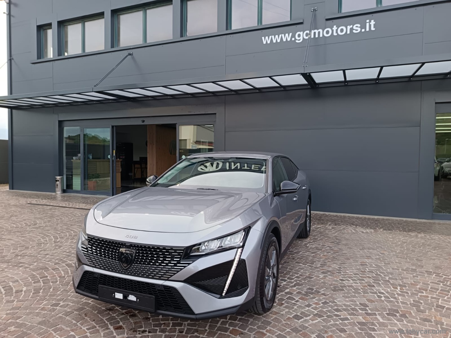 PEUGEOT 408